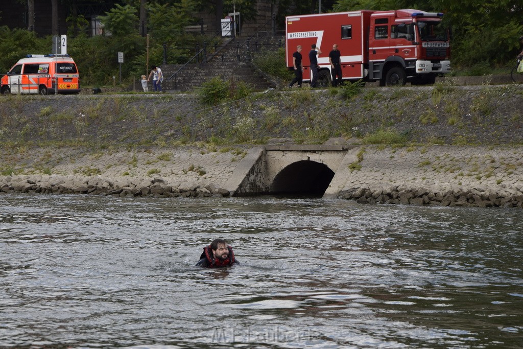 Uebung BF Taucher und Presse Koeln Zoobruecke Rhein P071.JPG - Miklos Laubert